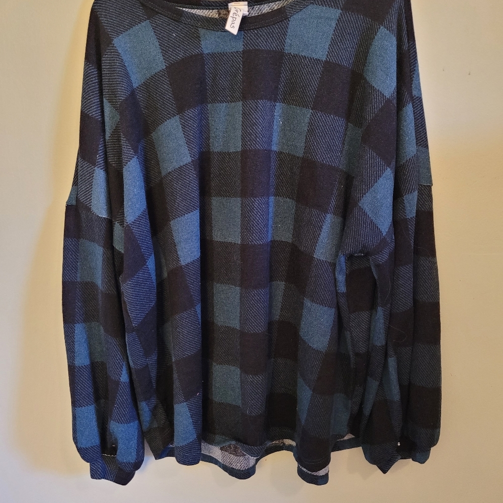 Green and Black Plaid long sleeved shirt Size XL